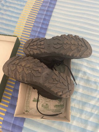 Botas de montaña negras