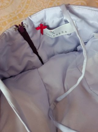 Vestido invitada de boda.  Malva, morado, plata.