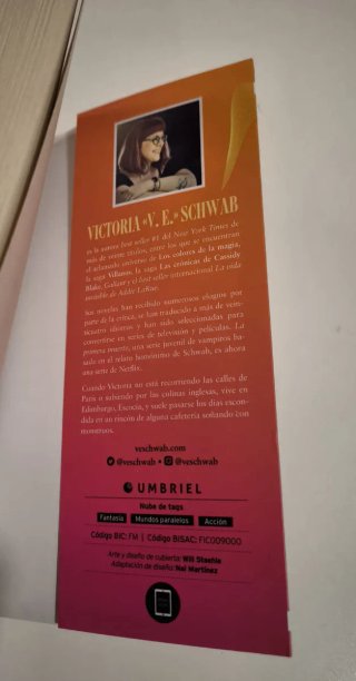 Los Frágiles Hilos del Poder