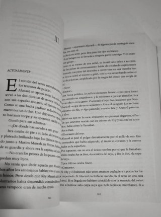 Los Frágiles Hilos del Poder