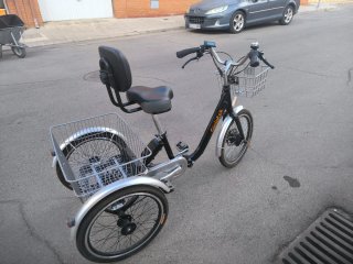 Bicicleta triciclo eléctrica,negociable