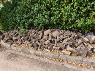 Leña para chimenea o barbacoa