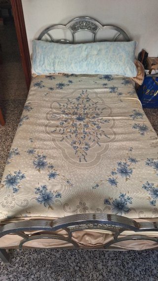 Cama antigua completa