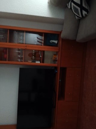 Mueble de salón madera y cristal