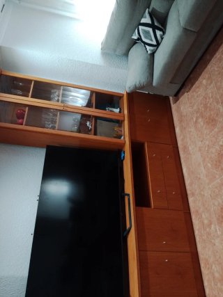 Mueble de salón madera y cristal