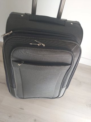 Maleta de cabina negra