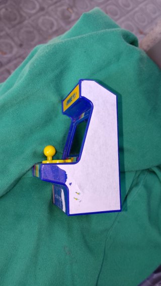 Mini Videojuego Arcade portátil de la marca Legami