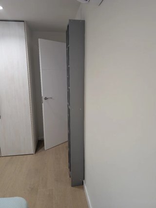 Estantería alta gris