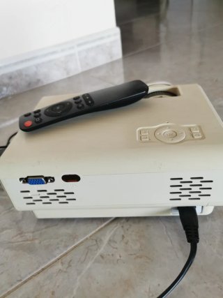 Mini proyector Toptro TR21 y pantalla