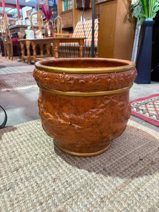 MACETERO DE BARRO LABRADO