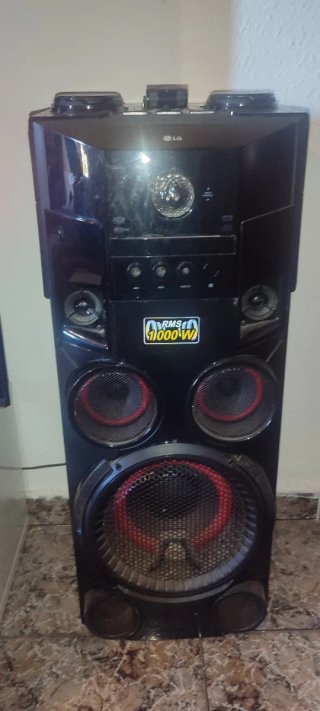 Torre de Sonido LG 1000W RMS