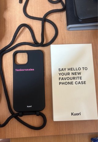 Funda Colgante Kuori iPhone 13/14 Negra Nankurunai