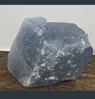 2 minerali: Calcite blu e pietra levigata