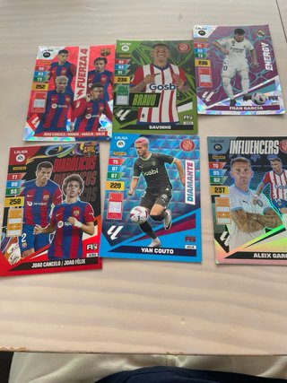 Cromos Adrenalyn XL 23-24