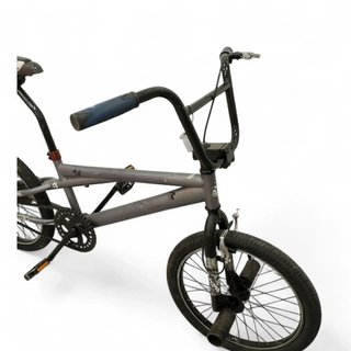 BICICLETA ESTILO BMX COLOR GRIS 20"