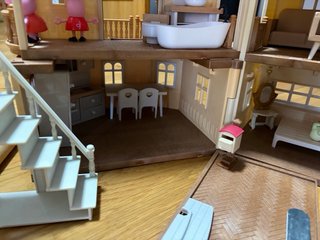 Sylvanian Families Casa con Luces Ático Secreto
