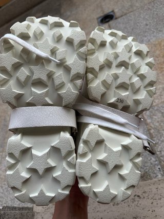 Sneakers Miu Miu Bianche con Cristalli