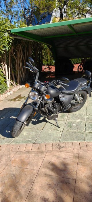 Keeway Superlight Negra