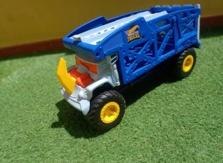 Camión Monster Trucks Hot Wheels