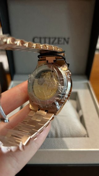 Citizen Tsuyosa Oro Rosa Rojo Automático 40mm