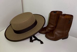 Sombrero de ala ancha beige y marrón