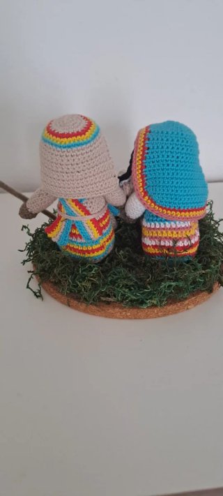 Nacimiento de crochet con ovejas.