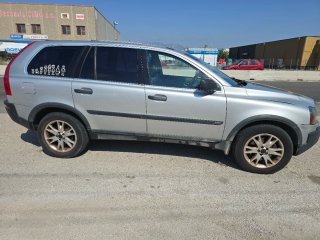 Volvo XC90 2004