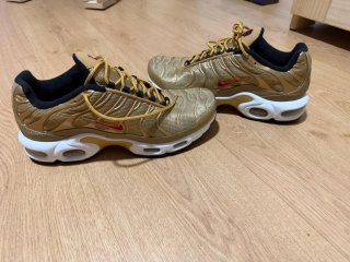 Zapatillas Nike Air Max Plus Doradas