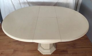 Mesa de comedor redonda beige