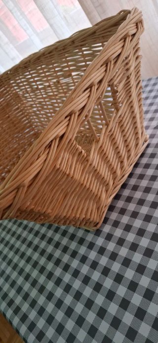Cesto grande de mimbre