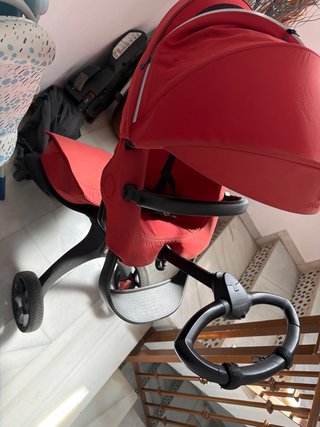 Carrito de bebé Stokke rojo