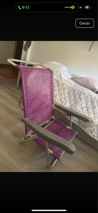 Silla plegable morada y gris. VENDO 3 SILLAS IGUAL