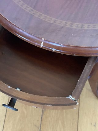 Mesa auxiliar redonda de madera