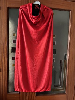 Disfraz Vampiresa Niña: Capa y Accesorios
