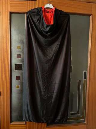 Disfraz Vampiresa Niña: Capa y Accesorios