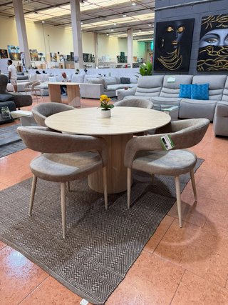 Conjunto comedor mesa y 4 sillas