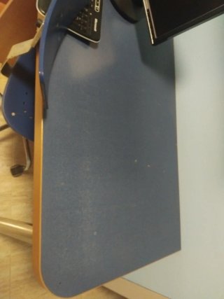 Escritorio con silla madera y metal azul