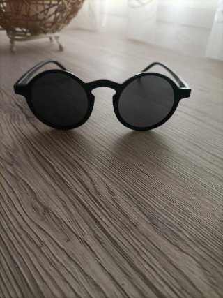 Gafas de sol redondas negras