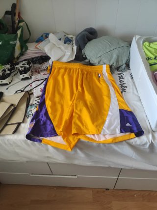 Pantalón corto oficial Lakers Adidas