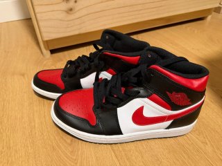 Zapatillas Jordan Air 1 Mid Rojas y Negras