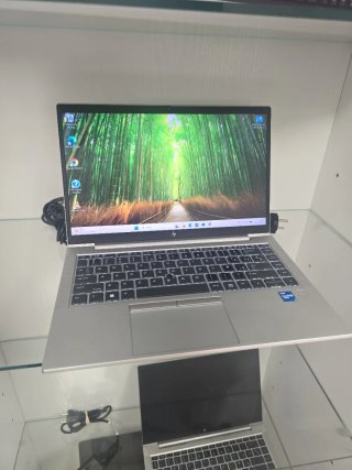 HP EliteBook 840 Aero G8 Argento