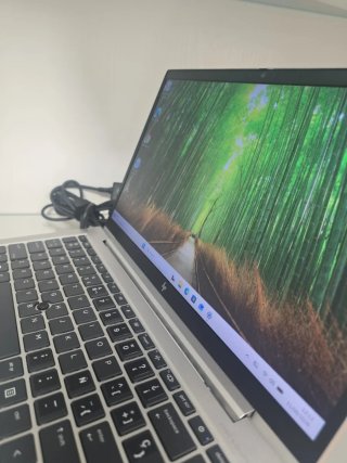 HP EliteBook 840 Aero G8 Argento