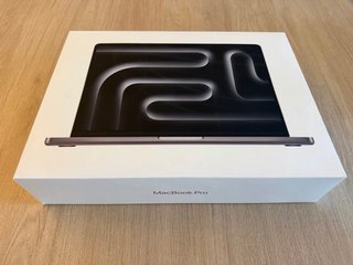 MacBook Pro M3 16GB 512GB SSD en excelente estado