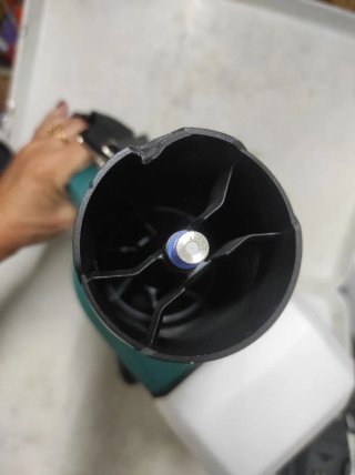 Taladro y fumigador a batería