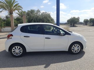 Peugeot 208  1.6 HDI  2017