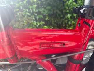 Bicicleta plegable Dahon roja