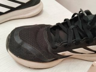 Zapatillas Adidas Running Negras y Blancas