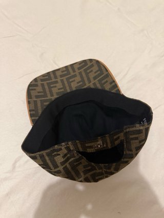 Gorra Fendi Marrón y Negra