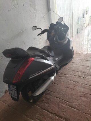Aprilia Arrecife 500 Maxi Scooter Gris