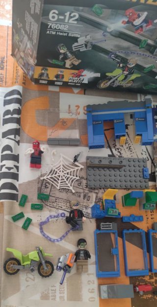 LEGO Marvel Super Heroes 76082 ATM Heist Battle